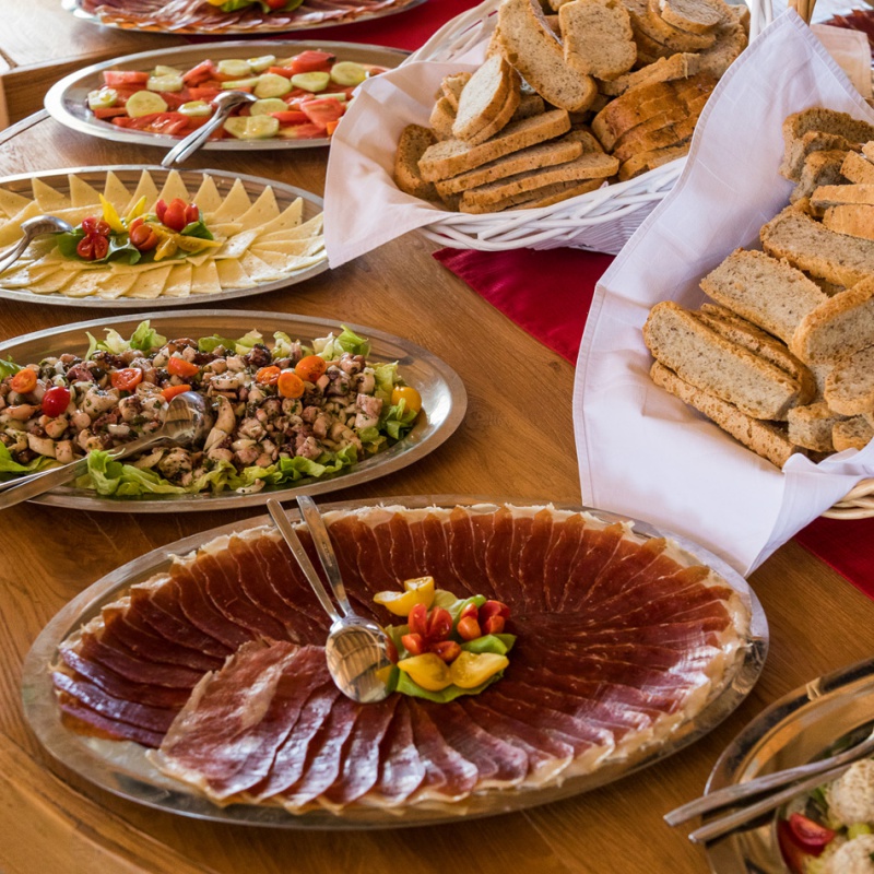 Degustacija vina Komarna uz mezu